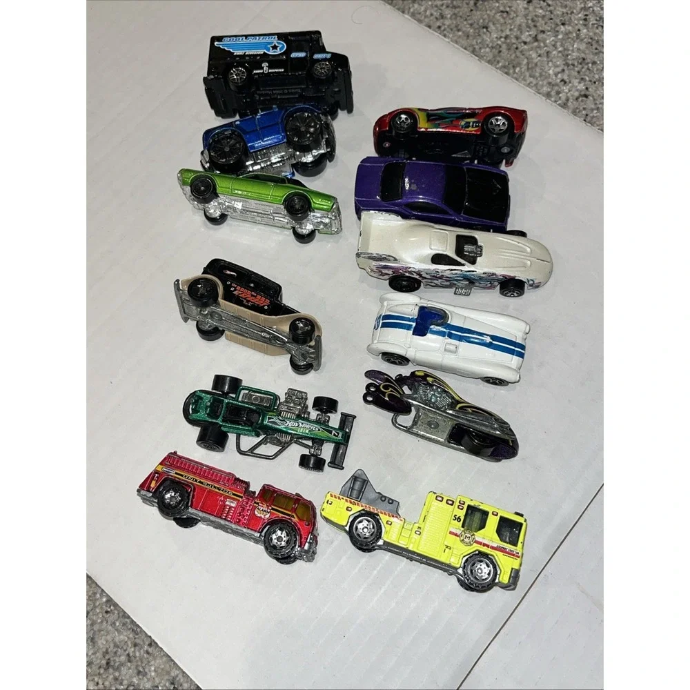 Hot Wheels And Matchbox Cars Lot (13) Various Type And Age As-is Vintage
